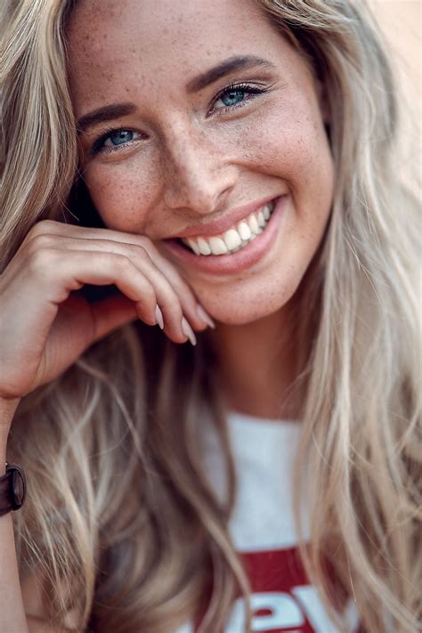 SHOWCAST Modelagentur [Curvy Models].